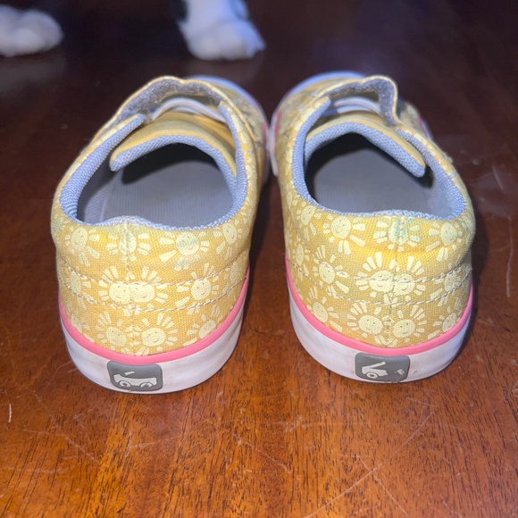 See Kai Run Sneakers / Yellow Sunshine / Size 11 - Picture 2 of 6